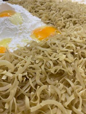 YASSI SADE ERİŞTE 1 KG - Seboş'tan